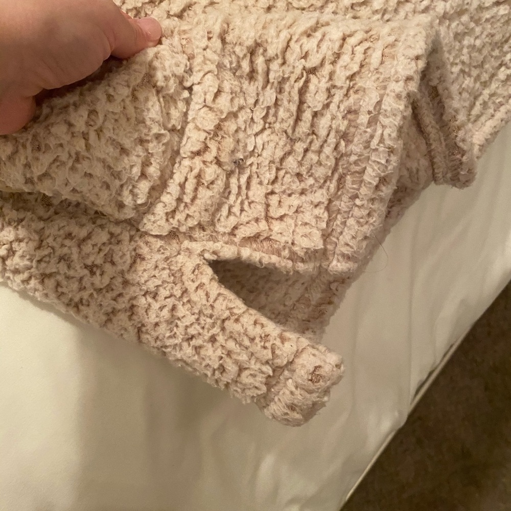 Fuzzy pullover, half zip - Picture 4 of 4